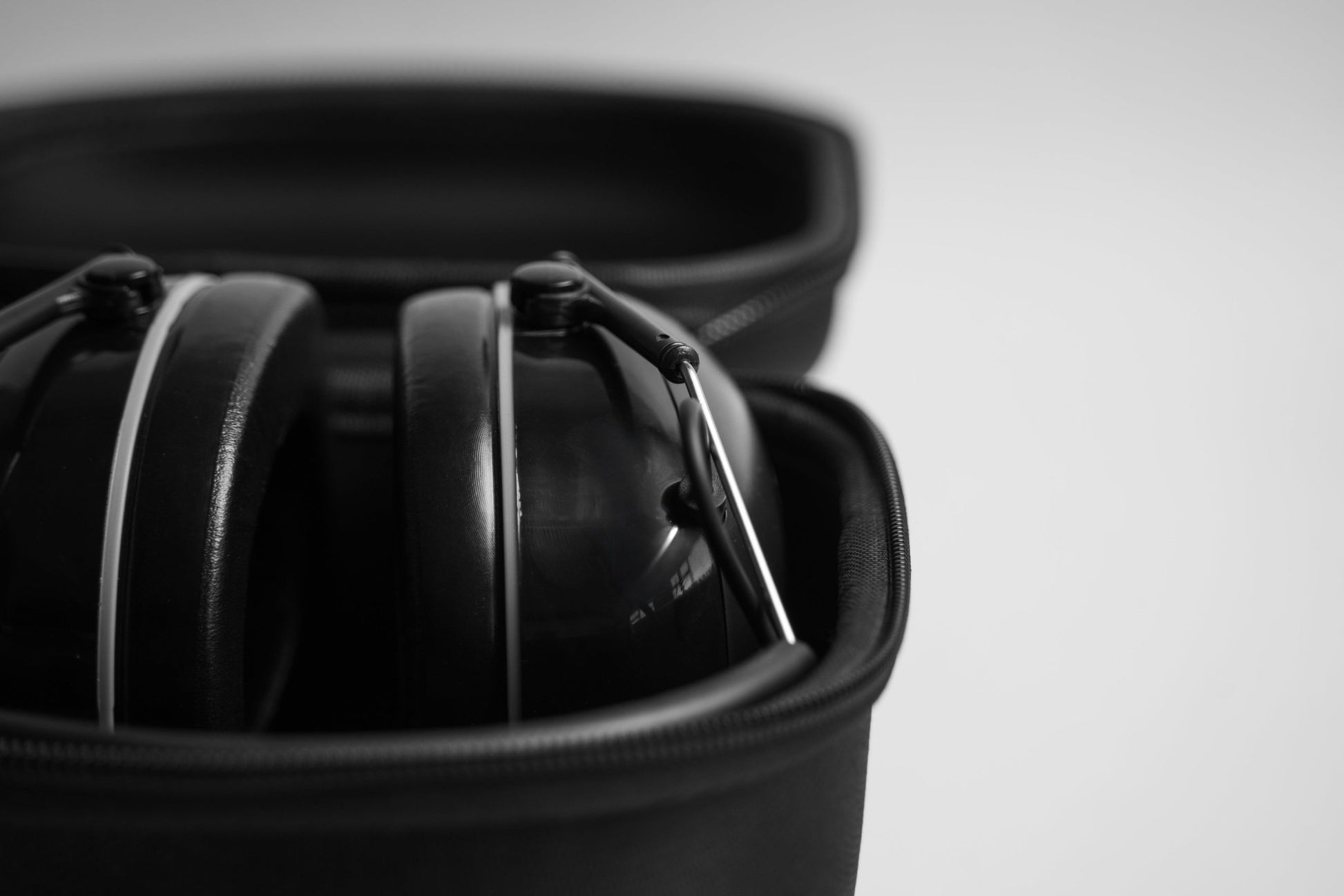 Mufftech Bluetooth Earmuffs - with Mufftech Protective Hard Carry Case - Mufftech