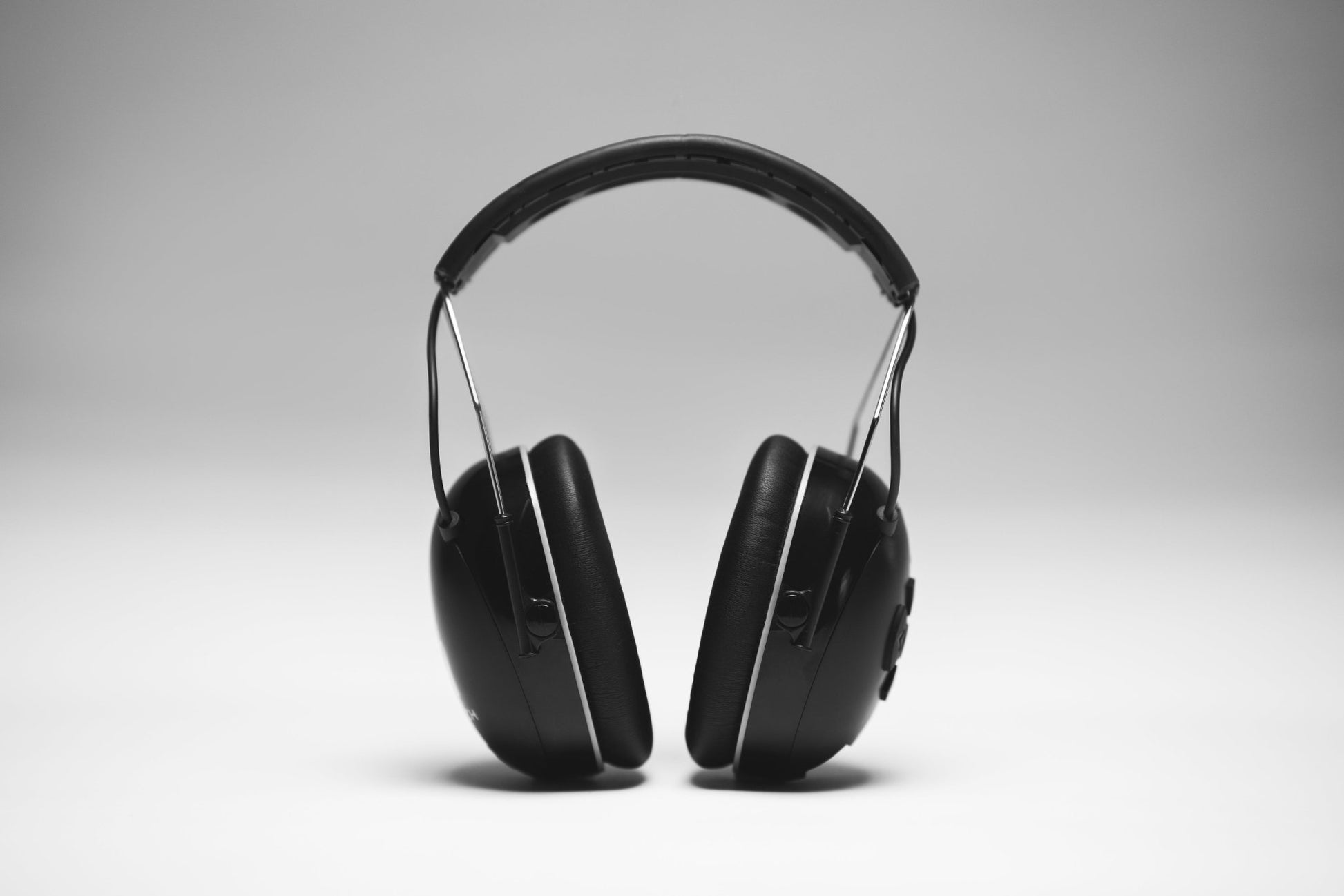 Mufftech Bluetooth Earmuffs - with Mufftech Protective Hard Carry Case - Mufftech